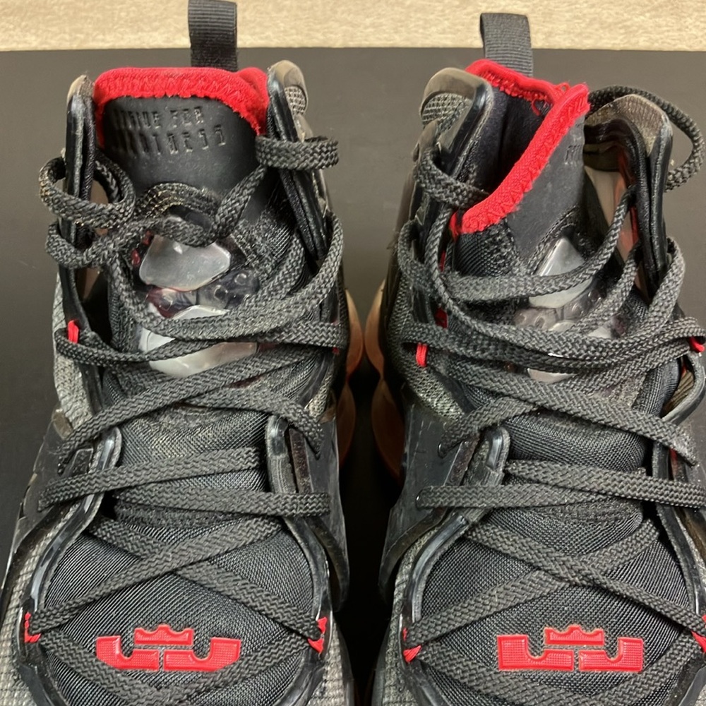Nike LeBron XIX 19 Bred University Red Athletic Basketball Shoes Men’s size 8.5 - Picture 4 of 16